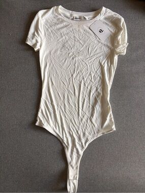 NWT Elodie Cream Short Sleeve Crewneck Bodysuit